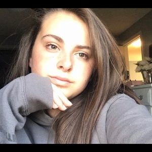 Meet your Posher, Ainsley